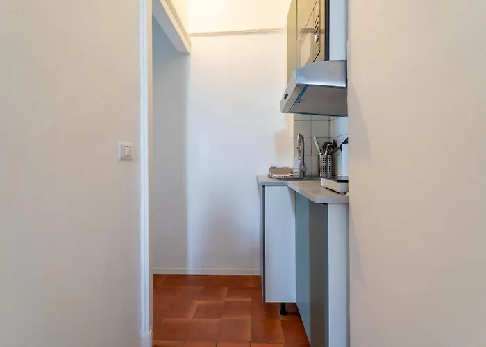 Skyline View Loft - Chinatown & Garibaldi *